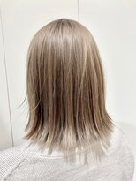 エクラヘア(ECLAT HAIR)&nbsp;ミルクティーベージュカラー 切りっぱなしボブ