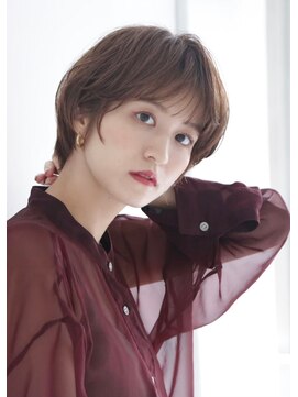エヌ トーキョー(enu TOKYO) 量がおおくてもコンパクトに・・　ストレートショートボブ