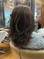 ビュートリアム 南青山(BEAUTRIUM)&nbsp;ミディアムレイヤー カジュアルレイヤー アッシュ 20代30代40代