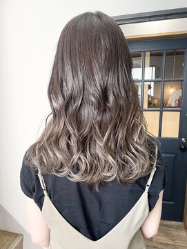 リルア 博多(LIRUA) ベージュ系グラデーションカラー