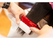 髪の水分量をキープしながらブロー、アイロンで薬剤を浸透