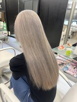 キングスベリーユナイテッド(Kingsbury United)&nbsp;お客様の雰囲気に合わせたホワイトベージュ♪