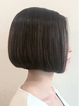 気になる白髪もしっかりカバーしながら、オシャレなヘアスタイルをご提案◎艶やかで上品な仕上がりに♪