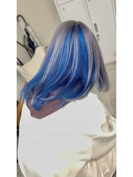 ジゼル(gisele) 【冬カラー】インナーカラー ブルー×シルバー