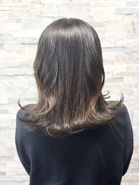 ナチュラルブラウン×ワンレングスミディアム