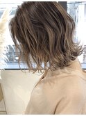 外国人風ウェービーパーマボブ ハイライトバレイヤージュ
