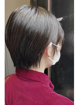 エミュー(emue) emue京都○20代30代人気♪大人耳かけショートヘア○中島
