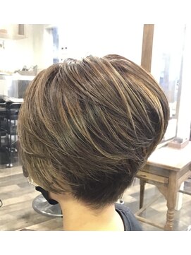 ココマリー 小禄店(CoCo marie) 乾かすだけで決まる大人ショート