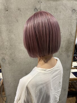 エース (ACE) ACE 横浜 プラチナピンクアッシュ×切りっぱなしボブ