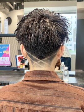 ノブレス ノアール(NOBLESSE NOIR) ライン刈り上げ/スパイキーショート