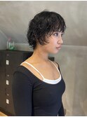 〈くせを活かしてショートにバッサリイメチェン〉
