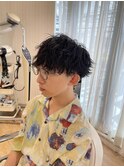 波巻きツイストスパイラルパーマツーブロック刈り上げマッシュ