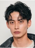 渋谷フェザーパーマフェザーショート大人刈り上げセンターパート