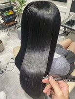 レヴリー(reverie)&nbsp;艶髪透明感ダークグレー　髪質改善トリートメント　心斎橋