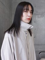 オーオ シカシカ(OOO YY) 顔まわりレイヤーがポイントのセミロング×レイヤースタイル