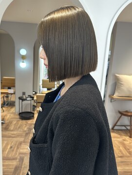 ロマリア(Lomalia) イメチェン/ボブ/ラベンダーグレージュ/前髪/表参道/原宿