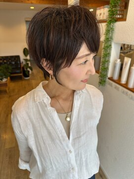 クマ(kuma.) 大人可愛い20代30代40代前下がりショートボブ丸みショート◎