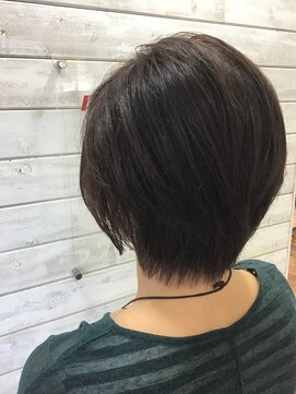 プログレス つくば店(PROGRESS by ヂェムクローバーヘアー) 小顔に見える前下がりショート!大人女性オススメ★