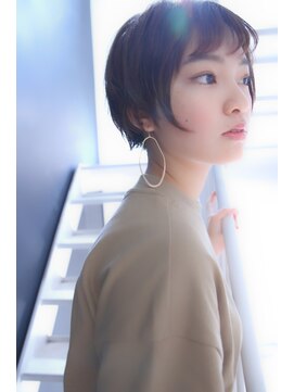 ブーケ(BOUQUET) マニッシュショート・ネイビーカラー・フレンチボブ・耳かけ