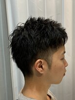 クローバー(CLOVER)&nbsp;束感ツーブロックベリーショート