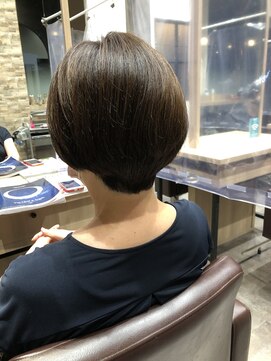 ビースリー ロア 艶ショートボブ7/21