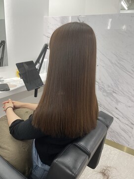 イレス 札幌駅南店(IRESU) ミディアムヘア斜めバンググレージュカラーシルキーベージュ