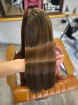 ルームスヘアー(Rooms Hair)の写真/【酸性ストレート取扱】柔らかくしなやか、思わず触れたくなる質感が自慢のストレートMENUを多彩にご用意♪