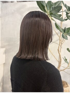 フォト 新宿三丁目(foto) 切りっぱなしボブ/赤み消しカラー