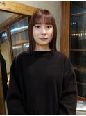 切りっぱなしボブ × 顔周りレイヤー × 冬の暖色オレンジカラー