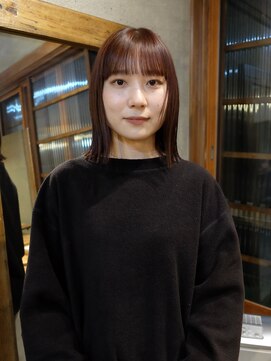 ノフ(knof) 切りっぱなしボブ × 顔周りレイヤー × 冬の暖色オレンジカラー