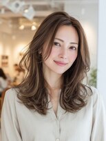 トリッカバルコニー ハヤマ(tricca Balcony Hayama)&nbsp;大人ロングレイヤー/白髪ぼかし/白髪染め/透明感カラー/小顔