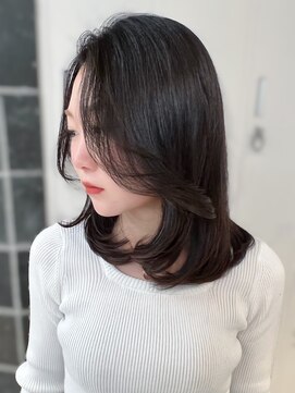 リアンバイアリュール(Lian by Allure) レイヤーカットハッシュカットミディアムレイヤーショートボブ