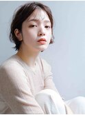 センターパート　ニュアンスショートボブ　チョコレートカラー
