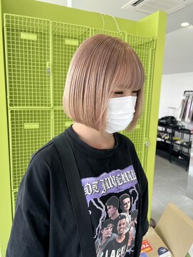 アース コアフュールボーテ 新潟紫竹山店(EARTH coiffure beaute) ミルクティーベージュダブルカラーケアブリーチミニボブ