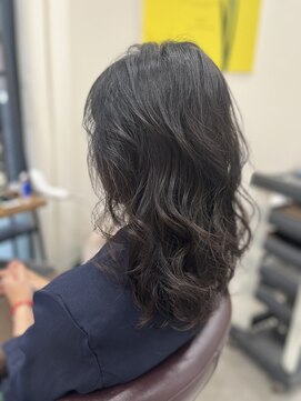ジラ ヘアアンドメイク(girra HAIR&MAKE) 巻き髪風パーマ