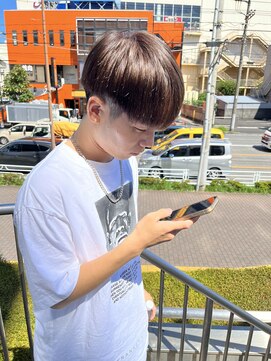 アイズ 海老名(AIZU) メンズマッシュ ブラウンカラー 刈り上げマッシュ メンズカット