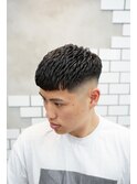 アイロンパーマ　クロップスタイル　スキンフェード