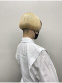 刈上げボブ/刈上げ女子/抜きっぱなしブロンド/デザインカラー