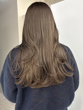 イロウ 天神大名店(IROW) アッシュベージュ　ロングレイヤー　20代30代【天神大名】