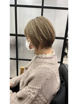 ピックアップ(ｐｉｃｋ ｕｐ) ショートカット　白髪ぼかし