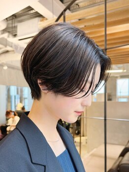 ローマージングウマエ(ROAMER jingumae)の写真/顔周りのカットで印象が変わる☆透明感とツヤを両立したカラーで、周りと差がつくスタイルを♪