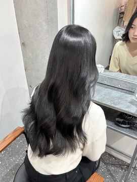 リリー(Re.ly) 透明感グレージュ