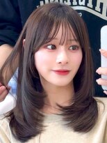 ミリバイアフロート(MIRI by AFLOAT)&nbsp;【島田佑】ミディアムレイヤーカットグレージュ顔周りカット