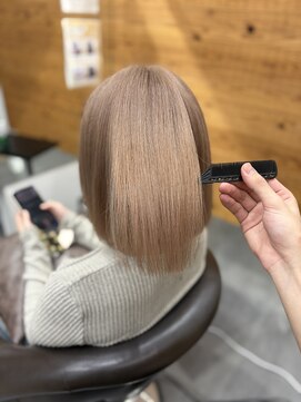 シーナ バイ マグ(siina. by Mag) 20代30代大人美人小顔ミルクティーベージュボブ
