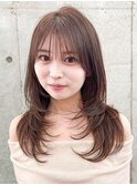 グレージュブラウン/ミディアムレイヤー/韓国巻き/顔周りカット