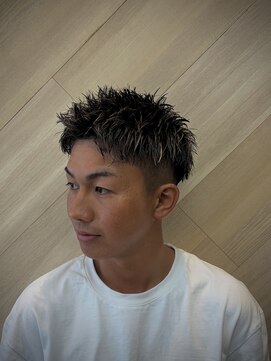 レボ 片町店(Revo) カットで簡単束間!スパイキーショート