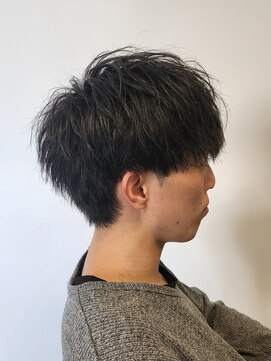 ニアウ 伊勢崎連取店(Niau) 刈り上げショートマッシュウルフ前下りツイストスパイラルパーマ