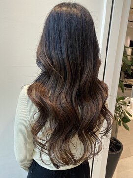 ステア ケース(stair case) 韓国風ロング巻き髪アレンジ艶トリートメント前髪カット