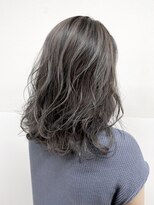 エン(en)&nbsp;グレージュミディアムレイヤーバレイヤージュオンブレ