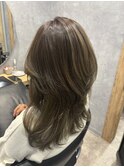 セクシーくびレイヤー/ブリーチなし白髪ぼかしオリーブ【RIE】